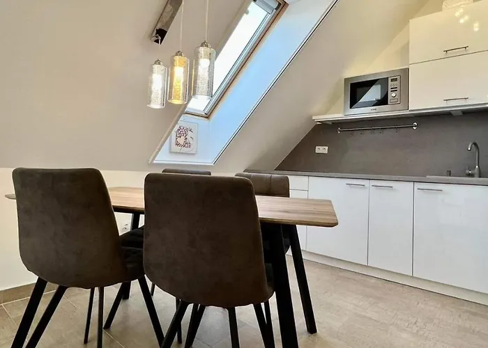 Molo 巴拉通雷勒